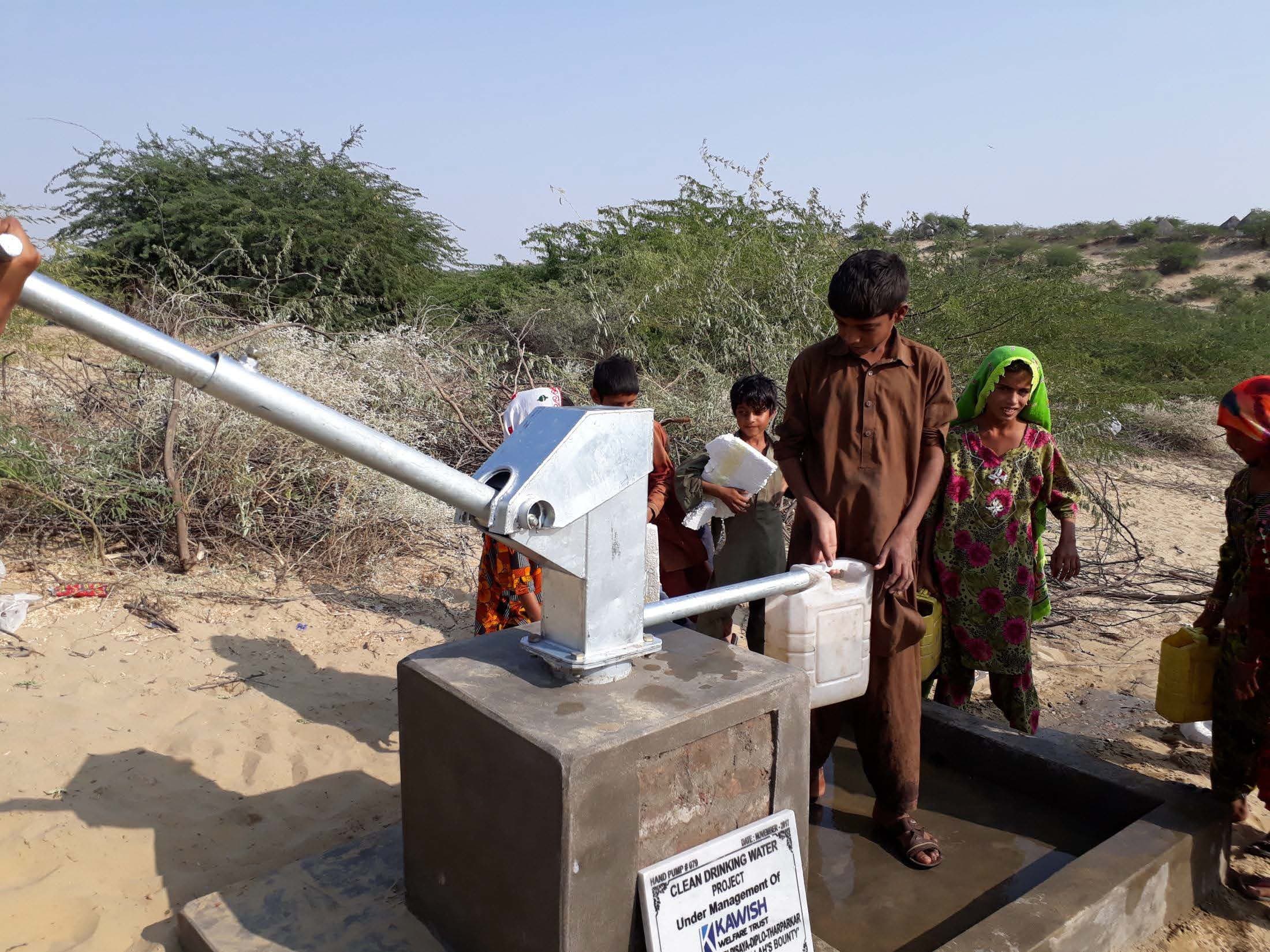 Hand pump well installation - Goth Khari Pisaya